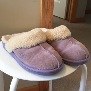 AUTHENTIC UGG SLIPPERS